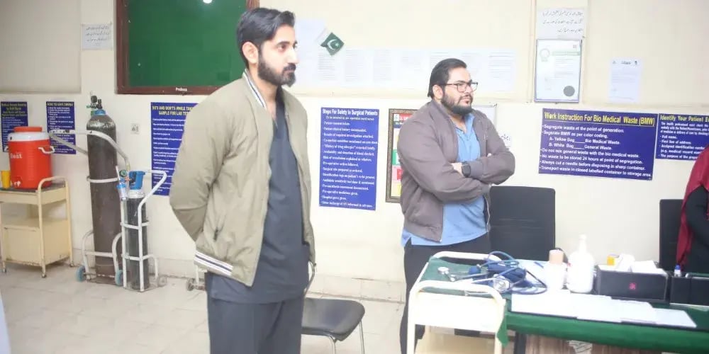 Finding expert doctors in Lahore is essential for your health and your family’s well-being. It is crucial to select the right hospital for routine medical care, specialized treatment, or emergency assistance.